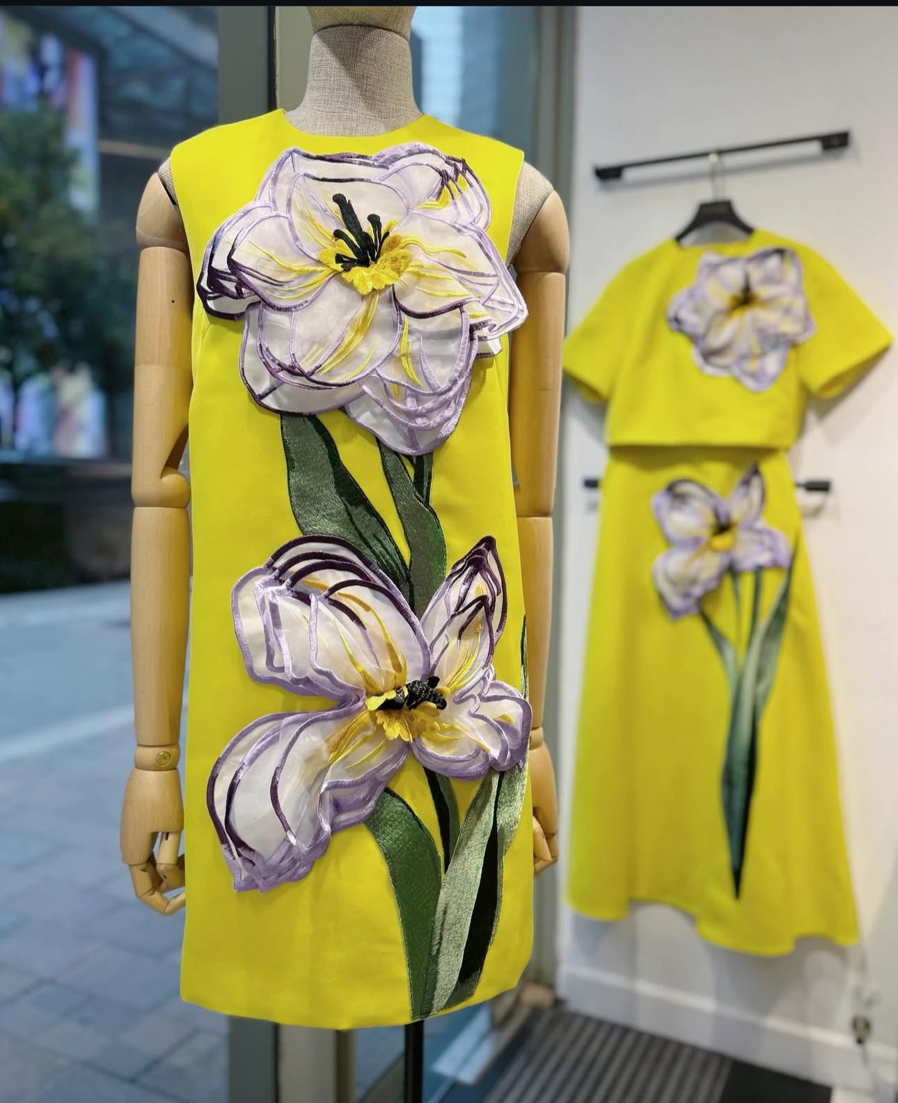 Ninnette 3D flower dress